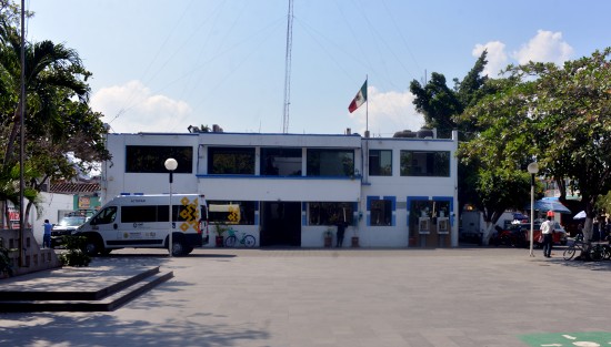 El regidor de Movimiento Ciudadano, Eduardo Carranza Barradas, rindió  protesta el pasado fin de semana como alcalde interino de Actopan y  hasta hoy realizó sus primeras actividades  en ese municipio que permanecía acéfalo luego de que el Congreso de Estado revocó el mandato del Alcalde y la Síndica por malversación de recursos. 