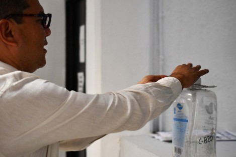 XALAPA, Ver, 18 de Marzo de 2020.- Derivado del problema sanitario provocado por el virus COVID-19 (Coronavirus) y atendiendo las recomendaciones del Gobierno Federal y del Gobierno de Veracruz, la Fiscalía General del Estado (FGE), ha implementado diversas medidas preventivas para mitigar su propagación.