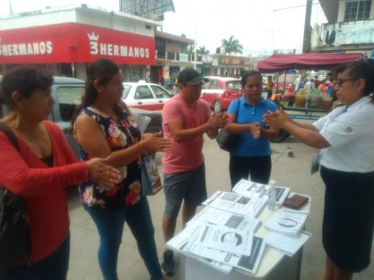  La Secretaría de Salud (SS) mantiene tareas de prevención del coronavirus con brigadas sanitarias desde la zona de Pánuco hasta Agua Dulce, ubicando módulos fijos para atender y orientar a usuarios en aeropuertos, centrales de autobuses, zonas turísticas, iglesias, mercados y plazas comerciales.