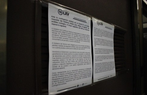 Panistas informan en comunicado que dejarán de atender en el Palacio Legislativo pues se van de cuarentena. 