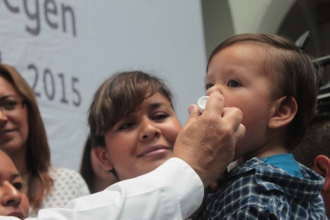 La Secretaría de Salud (SS) realizará, del 23 de marzo al 3 de abril, una campaña de vacunación contra la poliomielitis, sarampión, rubeola y parotiditis (paperas) a fin de proteger a la niñez veracruzana contra estas enfermedades. 