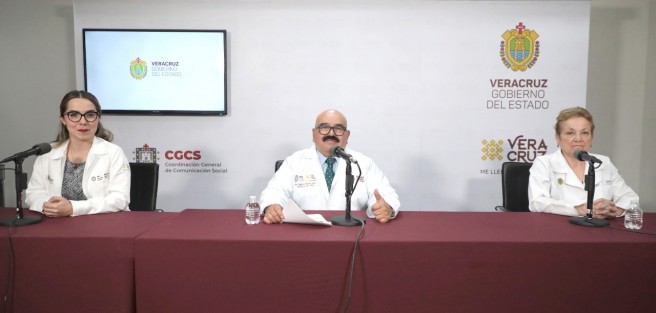 La Secretaría de Salud informó este lunes que el número de positivos a COVID 19 permanece en el estado de Veracruz en 7 (4 hombres y 3 mujeres), de los que cuatro radican en Boca del Río, dos en Veracruz y uno en Ixtaczoquitlán. Actualmente, se da seguimiento a 111 contactos declarados, incluidos los de casos positivos.