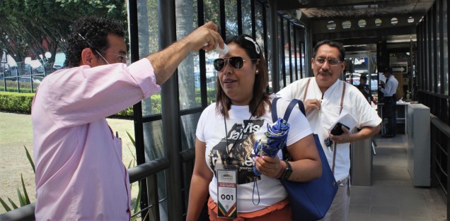 Las medidas de revisión se aplican tanto a empleados, visitantes y diputados.