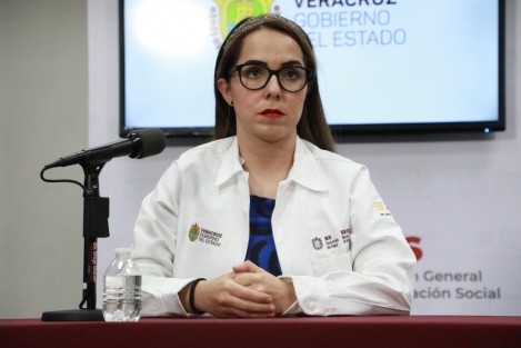 El número de positivos al COVID-19 en Veracruz, sigue, por quinto día consecutivo, en 7 (4 hombres y 3 mujeres). Asimismo, 42 sospechosos (20 mujeres y 22 hombres de entre 8 y 78 años de edad) continúan en análisis. 