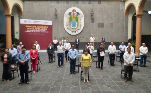 Este jueves, en presencia del gobernador Cuitláhuac García Jiménez, la Secretaría de Medio Ambiente (SEDEMA) y 20 ayuntamientos firmaron acuerdos de colaboración para prevenir y combatir incendios forestales.  