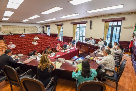 Con el propósito de disminuir los efectos económicos, sociales y de salud por el Coronavirus (Covid-19), integrantes del Cabildo analizarán la factibilidad de implementar una serie de medidas para hacer frente a la pandemia, entre las que destaca un programa de empleo temporal.  