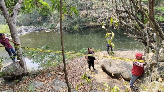 Personal de Protección Civil y Seguridad Pública de Teocelo recorren espacios públicos y de esparcimiento en Monte Blanco y Llano Grande, exhortando a ciudadanos y visitantes para que acaten las medidas preventivas ante la Contingencia por Coronavirus.