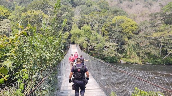 Personal de Protección Civil y Seguridad Pública de Teocelo recorren espacios públicos y de esparcimiento en Monte Blanco y Llano Grande, exhortando a ciudadanos y visitantes para que acaten las medidas preventivas ante la Contingencia por Coronavirus.