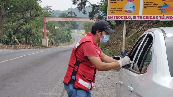 Ante la Emergencia Sanitaria Nacional y como media de prevención para evitar la propagación del COVID-19, el H. Ayuntamiento de Teocelo que preside el Alcalde Mario Antonio Chama Díaz,  implementa filtros sanitarios en las entradas al Municipio, en el Módulo de Seguridad de El Magueyal y el Panteón Municipal, 
