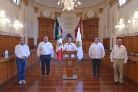 El gobernador Cuitláhuac García Jiménez dio a conocer que Veracruz tiene una producción anual garantizada de 183.9 millones de litros de alcohol, de forma que puede cubrir la demanda por la contingencia sanitaria que enfrenta el país, principalmente durante abril y mayo.  