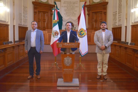 <em>Los institutos tecnológicos superiores y universidades tecnológicas del estado trabajan en la creación y distribución de insumos para hacer frente a la contingencia sanitaria, poniendo la ciencia al servicio de la población</em>, expresó el gobernador Cuitláhuac García Jiménez