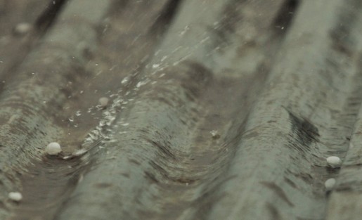 A consecuencia de evento de Norte se pronostica para este martes: tormentas y lluvias aisladas con acumuladas de 5 a 15 mm y puntuales de 30 a 50 mm especialmente en zonas montañosas del norte-centro. No descarte granizadas. 