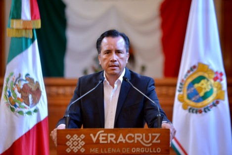 El Gobernador de Veracruz, Cuitláhuac García Jiménez, informó que en coincidencia con los gobernadores de Chiapas, Tabasco, Puebla y la Jefa de Gobierno de la Ciudad De México, el Gobierno de Veracruz expresa su respaldo al pacto fiscal como está actualmente y con ello fortalece la unidad en torno a la estrategia del Gobierno Federal ante el evento epidemiológico que atravesamos. 