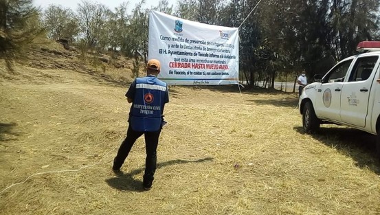 A fin de procurar la salud de las y los Teocelanos, elementos de Protección Civil Teocelo, continúan reforzando  las medidas de prevención ante la contingencia sanitaria por COVID- 19, con acciones aplicadas desde el fin de semana pasado y de manera permanente en Cabecera  Municipal y Congregaciones. 