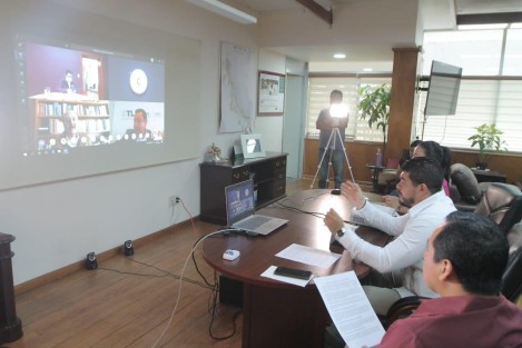 El titular de la Secretaría de Educación de Veracruz (SEV), Zenyazen Escobar García, estuvo en una reunión virtual del Consejo Nacional de Autoridades Educativas (CONAEDU), encabezada por el secretario de Educación Pública (SEP), Esteban Moctezuma Barragán, en la cual también hubo participación de todos los secretarios de Educación del país.