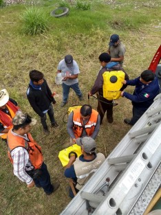 En San Andrés Tenejapan va 90 por ciento controlado y 80 liquidado, a través del combate en los flancos colindantes con Tlilapan y Rafael Delgado; colaboran personal de la CONAFOR, PC y Protección Civil municipal de San Andrés Tenejapan y Tlilapan, así como las brigadas Tepalcahualco y Tequila.