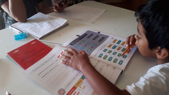 Como parte del programa Aprende en Casa, y en una acción sin precedentes, la Secretaría de Educación Pública (SEP), a través del Consejo Nacional de Fomento Educativo (CONAFE), entregó materiales educativos a más de 300 mil alumnos del país, para que ninguna niña, niño, adolescente o joven, atendido por la institución, quede en rezago.  