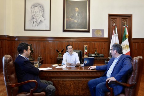 A fin de apoyar a los productores de la entidad durante la contingencia sanitaria, la Secretaría de Desarrollo Económico y Portuario (SEDECOP) ha puesto a disposición de los consumidores la Tienda en Línea Hecho en Veracruz. 