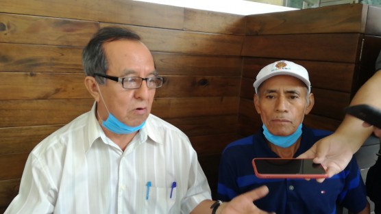 Cafetaleros de la región de Teocelo, Xico, Cosautlán y Coatepec se dijeron cansados de líderes corruptos que no entregan los apoyos federales, por lo que piden al gobernador del Estado, los apoye, tal como se comprometió. 
