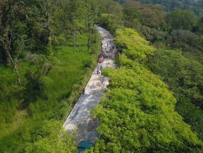 Inicia la construcción de la Segunda Etapa  del Camino a Santa Rosa; importante obra que detonará el turismo  y brindará mejores acceso a pobladores y visitantes de la Comunidad al poniente del municipio de Teocelo.  