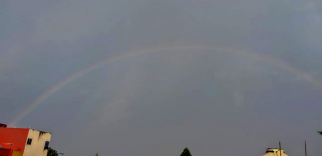 Tras la lluvia, la atmósfera limpia combinada con el sol regaló bellas estampas a los xalapeños. 