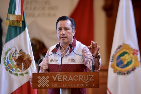 .- El gobernador Cuitláhuac García Jiménez destacó que en la última sesión del Comité Técnico Estatal de Salud se acordó extender la estrategia <em>Aplanemos la Curva ¡Ahora!</em> al 20 de mayo, a fin de continuar enfrentando a la pandemia por COVID-19.