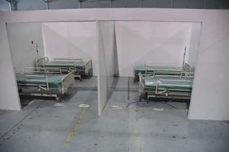 Para fortalecer la atención médica, el Congreso local entregó 20 camas hospitalarias a la Secretaría de Salud (SS), mismas que serán destinadas al Centro de Atención Médica Expandida (CAME-19) en el Velódromo de esta capital; así como en el Centro de Raqueta de la Unidad Deportiva Leyes de Reforma, de Boca del Río. 