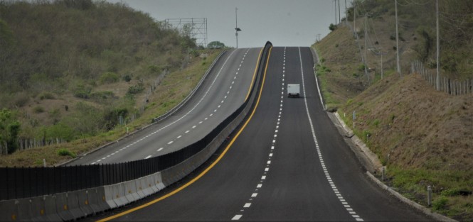 Poco tráfico en horas pico en las carreteras. 