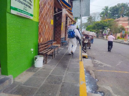 El H. Ayuntamiento de Teocelo que preside el Alcalde Mario  Antonio Chama Díaz, la Síndica Municipal, Zayra del Carmen Martínez Andrade y el Sistema Municipal DIF Teocelo  a cargo de Mara Chama Villa, refuerzan las medidas  de prevención en nuestro municipio, llevando a  cabo la sanitización del polígono principal del centro histórico que incluye calles de Covarrubias, Porfirio Díaz e Independencia en la parte centro y  Hospital de la Comunidad de Teocelo.