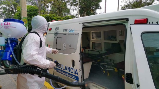 El H. Ayuntamiento de Teocelo que preside el Alcalde Mario  Antonio Chama Díaz, la Síndica Municipal, Zayra del Carmen Martínez Andrade y el Sistema Municipal DIF Teocelo  a cargo de Mara Chama Villa, refuerzan las medidas  de prevención en nuestro municipio, llevando a  cabo la sanitización del polígono principal del centro histórico que incluye calles de Covarrubias, Porfirio Díaz e Independencia en la parte centro y  Hospital de la Comunidad de Teocelo.