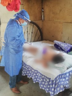 La Secretaría de Salud (SS), a través del Programa “Médico Amigo”, brindó asistencia a un ciudadano de Coatzacoalcos, de 39 años de edad, a quien se le dará el respectivo seguimiento en su hogar y, en caso de requerirlo, se le canalizaría a la unidad hospitalaria correspondiente.