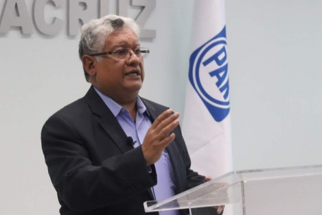 El Presidente del Comité Directivo Estatal del PAN en Veracruz, Joaquín Guzmán Avilés exigió al Gobierno de Morena, frenar posibles prácticas de corrupción y desvío de recursos, a través de medidas que buscan el clientelismo electoral. 