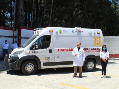 El Gobierno del Estado, a través de la Secretaría de Salud (SS), entregó ambulancias a los hospitales de Tlapacoyan y Huayacocotla a fin de brindar atención de calidad a las y los veracruzanos que lo requieran.