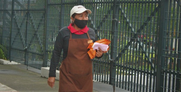 Al menos en los alrededores del Palacio Legislativo, ya se ven más personas tomando algunas medidas para evitar propagación del coronavirus. 