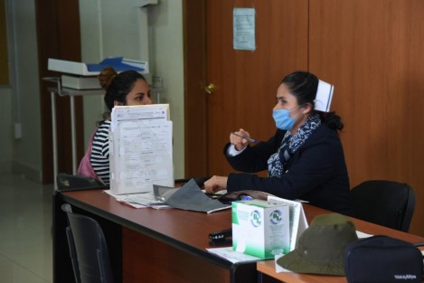 Debido a la reconversión de hospitales por la emergencia sanitaria del COVID-19, la Secretaría de Salud (SS) canalizará a mujeres gestantes a los 765 centros de salud de las 11 jurisdicciones sanitarias, donde recibirán atención.