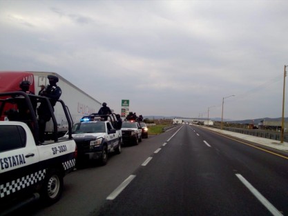 Xalapa, Ver., 12 de mayo de 2020.- A fin de garantizar la seguridad de viajeros e inhibir el robo a transporte, la Secretaría de Seguridad Pública (SSP) de Veracruz, en coordinación con fuerzas de Puebla, implementó un operativo sobre la carretera Maltrata-Esperanza.
