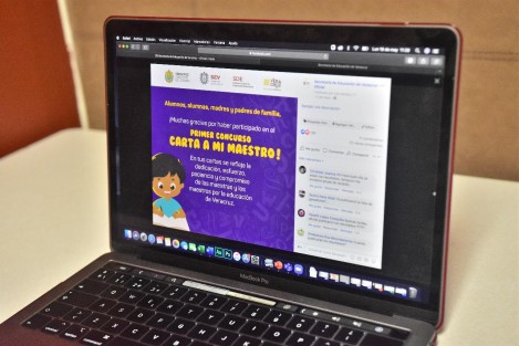  La Secretaría de Educación de Veracruz (SEV) informó que recibió 523 trabajos del Primer Concurso <em>Carta a mi maestro</em>, que tuvo como objetivo reconocer la labor de las y los educadores, eligiendo el jurado 50 epístolas de estudiantes, pero ante el número de interesados en la convocatoria seleccionó otras 50 de madres y padres de familias.