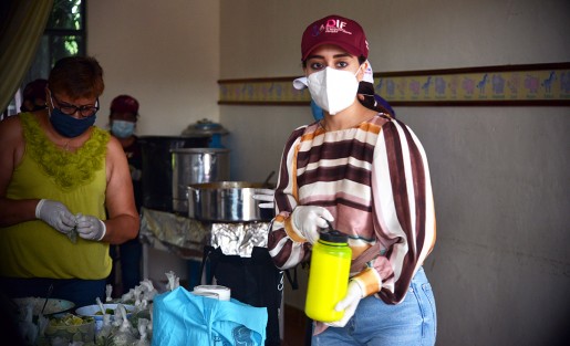 Con estas acciones, la presidenta del DIF Municipal, Mara Chama Villa y su equipo de trabajo en coordinación con el H. Ayuntamiento de Teocelo que encabeza el Alcalde Mario Antonio Chama Díaz, brindan certeza alimentaria y respaldo a las familias en situación de vulnerabilidad de nuestro municipio, ante la contingencia sanitaria por COVID-19. 