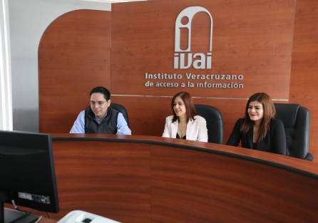 El Instituto Veracruzano de Acceso a la Información y Protección de Datos Personales (IVAI), se prepara para adherirse al Sistema de Gestión de Medios de Impugnación (SIGEMI) y de Comunicación (SICOM), lo que permitirá eficientar el trabajo y atender los recursos además de mejorar la comunicación entre los sujetos obligados y el órgano garante.  