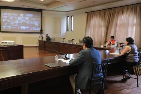 Durante la Primera Sesión Ordinaria del Consejo Estatal de Protección Civil y Reunión Anual del Sistema Estatal, a través de videoconferencia, se unieron alcaldesas y alcaldes a fin de detallar las acciones a realizar desde ahora y hasta el 30 de noviembre, periodo en que Veracruz se verá afectado por altas probabilidades de frentes fríos y reblandecimientos de tierra. 