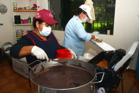 El Comedor Comunitario del Sistema Municipal DIF Teocelo continúa superando los objetivos y logra el apoyo alimentario de más de 870 comidas servidas en favor de las familias de Teocelo.  