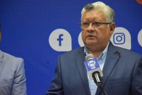 El Presidente del Comité Directivo Estatal del PAN en Veracruz, Joaquín Guzmán Avilés criticó que la gira presidencial al sur de Veracruz sea más un acto de protagonismo y un intento por tapar el descontento social, que una gira de soluciones.