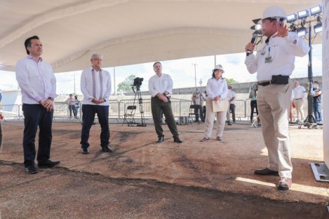 En la visita del presidente Andrés Manuel López Obrador a la Refinería General Lázaro Cárdenas y al Complejo Petroquímico Cangrejera, el gobernador Cuitláhuac García Jiménez expresó que hoy se ven ya los primeros frutos del rescate de la soberanía energética nacional.