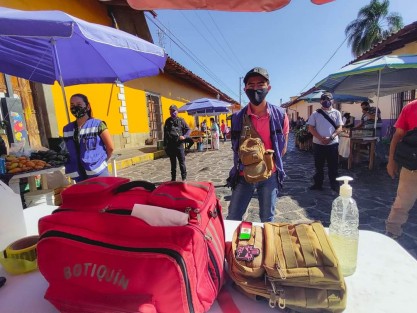 Protección Civil Teocelo continúa implementando medidas de prevención  para reducir la movilidad ante la pandemia por SARS-CoV-2(COVID-19) se informa a la ciudadanía que los accesos al Tianguis Dominical y Mercado Municipal se permitirá SOLO A UNA PERSONA POR FAMILIA CON USO DE CUBREBOCA, y en todo momento mantener la SANA DISTANCIA.  
