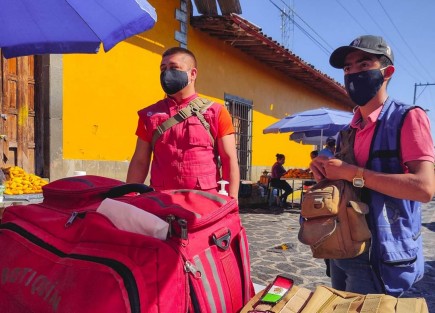 Protección Civil Teocelo continúa implementando medidas de prevención  para reducir la movilidad ante la pandemia por SARS-CoV-2(COVID-19) se informa a la ciudadanía que los accesos al Tianguis Dominical y Mercado Municipal se permitirá SOLO A UNA PERSONA POR FAMILIA CON USO DE CUBREBOCA, y en todo momento mantener la SANA DISTANCIA.  