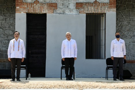 El presidente López Obrador dijo estar convencido del éxito de los trabajos y contento de supervisarlos, pues enmarcan el banderazo de la construcción del Tren Maya. Asimismo, consideró un milagro que los conservadores no hayan privatizado también esta infraestructura. 