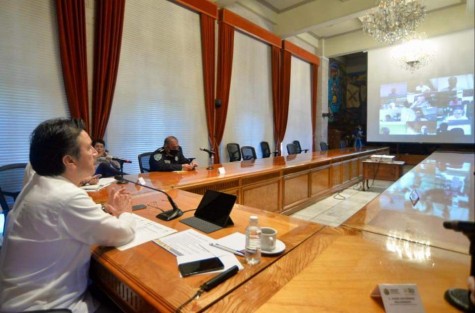 A través de redes sociales el  Gobernador Cuitláhuac García informó que se reunió con empresarios xalapeños y el alcalde Hipólito Rodríguez para atender el tema de seguridad en la zona. 