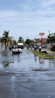 Se atiende en coordinación con CONAGUA reportes de encharcamientos e inundaciones en el Fraccionamiento Floresta, con la activación de bombas de achique de CONAGUA y PC estatal. Los niveles del agua ya se encuentran en disminución y se realizarán recorridos de verificación. Al momento no se reportan personas lesionadas.