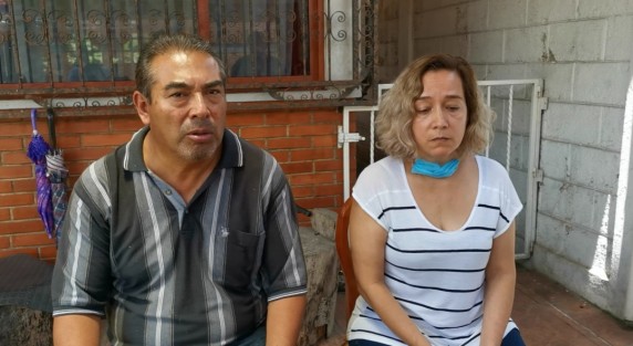 En Orizaba, Ver., los padres de la menor Valeria Junuet, Jonathan Vázquez Sánchez y Julia Rico Hernández, clamaron a sus captores para que regresen a la niña y a cambio les otorgarán el perdón. Dicen  ser humildes y no tener problemas con nadie.  