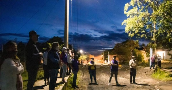 El H. Ayuntamiento de Teocelo que Preside el Alcalde Mario Antonio Chama Díaz, continúa con el desarrollo de infraestructura y obra pública  en beneficio de las población Teocelana, tal es el caso de la Comunidad de Llano Grande, en la cual se lleva a cabo la rehabilitación con concreto hidráulico  de la Calle Emiliano Zapata.  